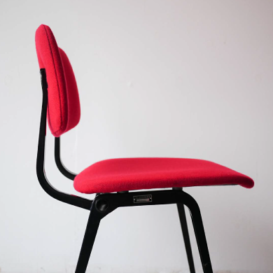 Revolt ChairとFriso Kramer_1 | NO AGE